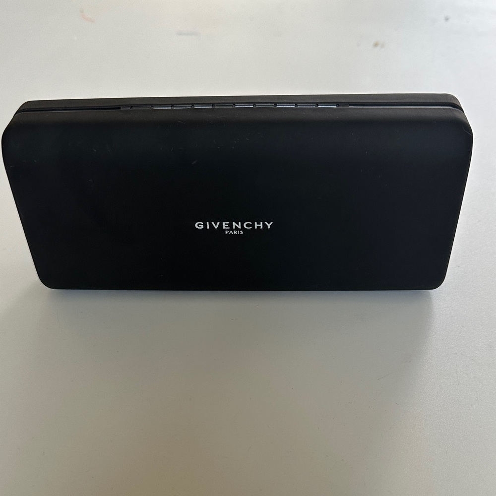 Givenchy Black Sunglasses Case LK04